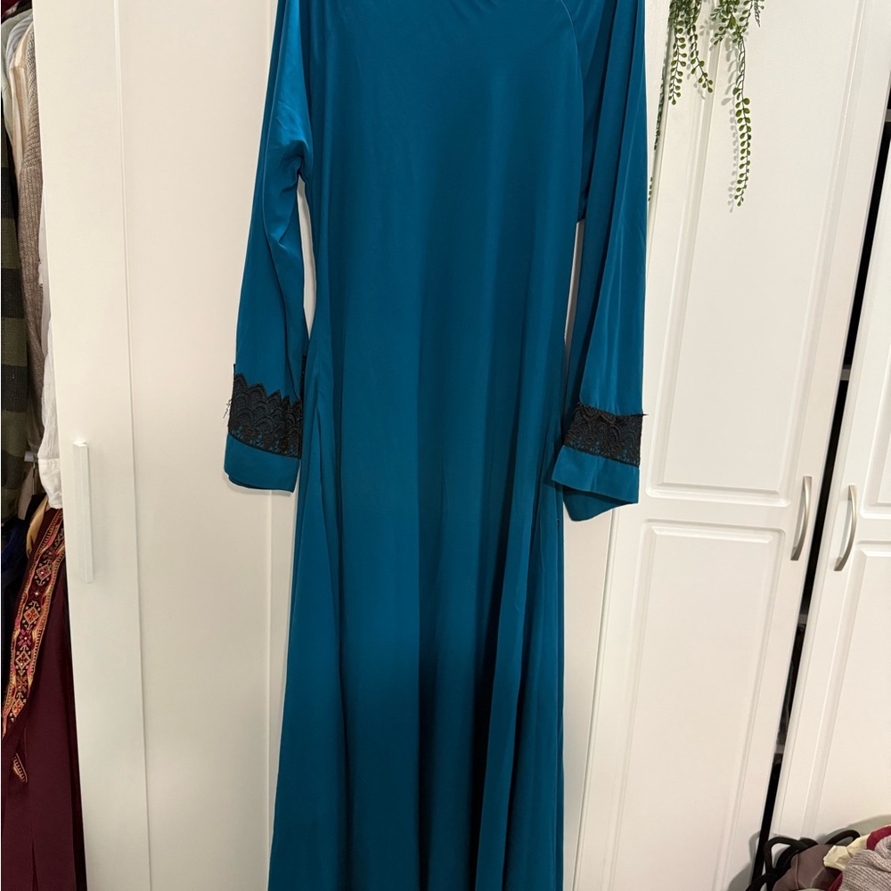 Elegant Teal Long Sleeve Dress
